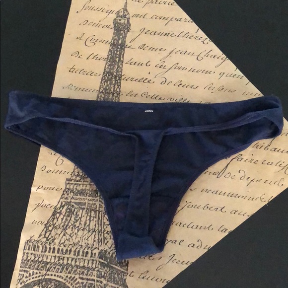 Madewell Jersey Thong - Picture 2 of 3